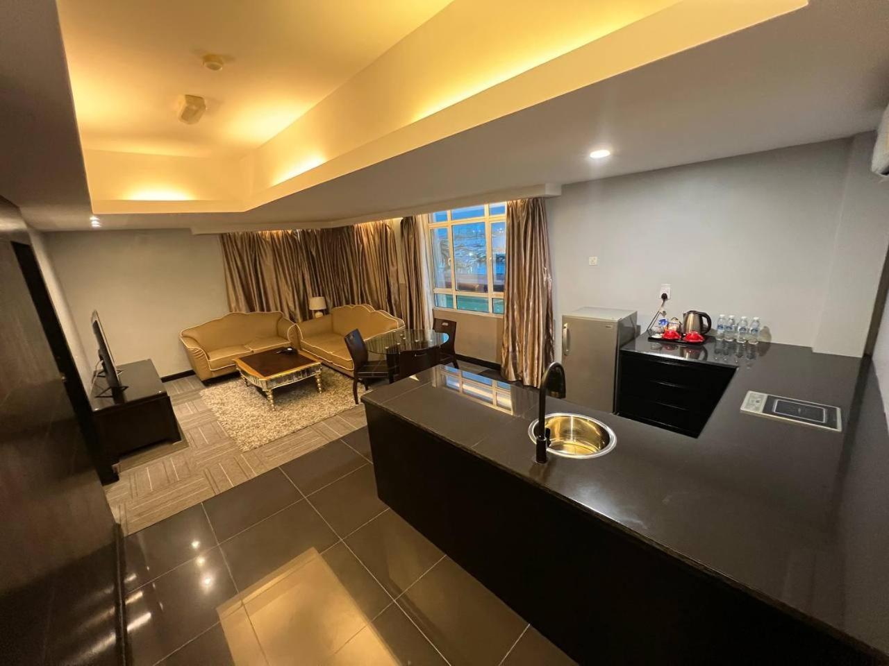 Hotel De Leon Lahad Datu Bilik gambar