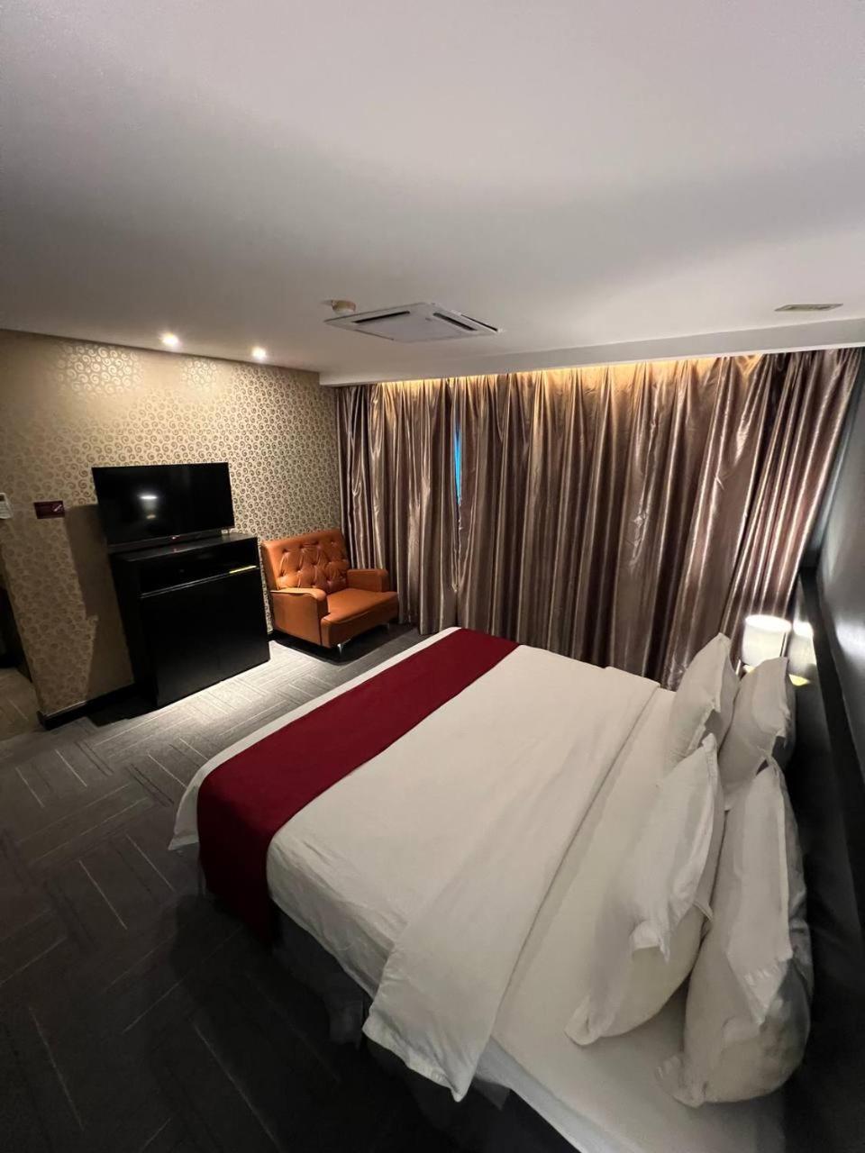 Hotel De Leon Lahad Datu Bilik gambar